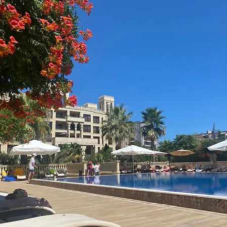 Argisht Luxury 4 Pools Apartment