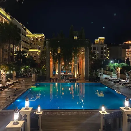 Argisht Luxury 4 Pools 아파트