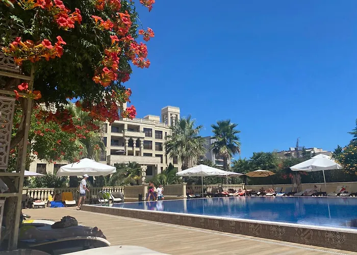 Argisht Luxury 4 Pools Apartment