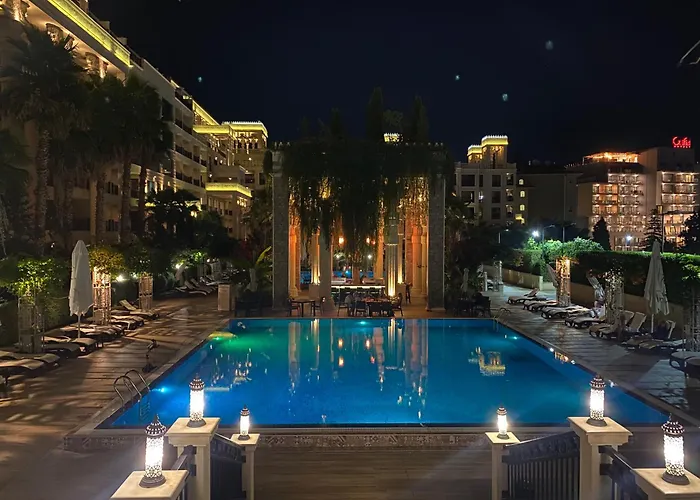 Argisht Luxury 4 Pools Apartment